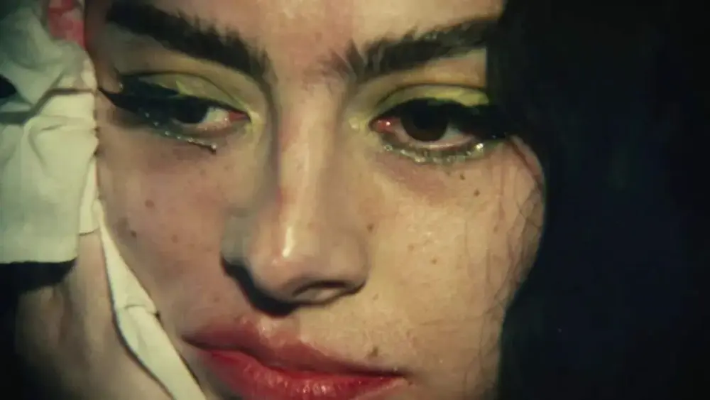 Filme de Charli XCX ganha data de estreia no Prime Video