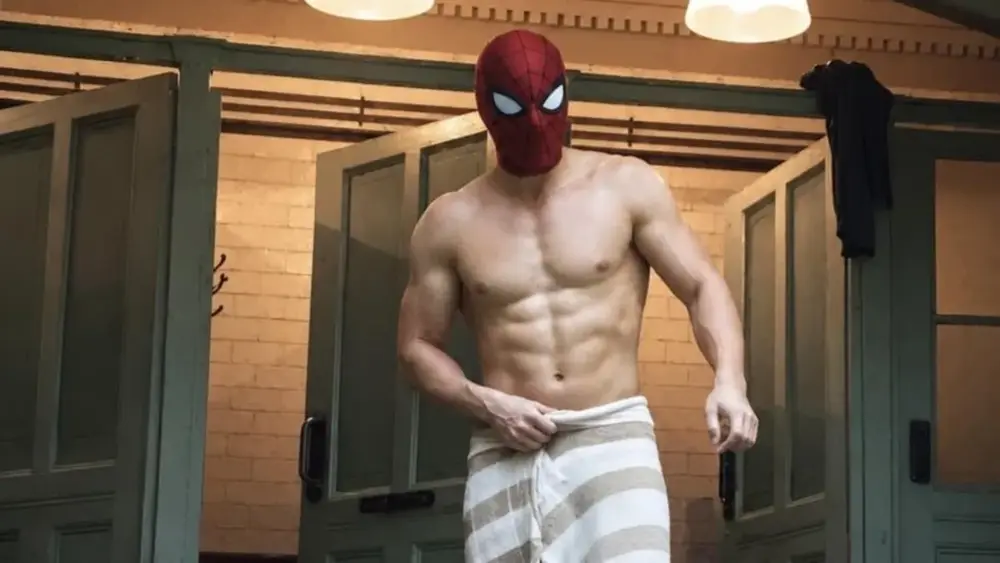 Tom Holland confirma cena de cueca em novo filme do Homem-Aranha